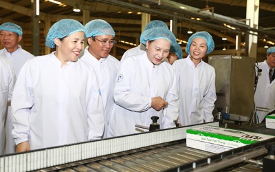 Vinamilk gửi tặng món quà trị giá tỷ đồng cho trẻ em vùng lũ