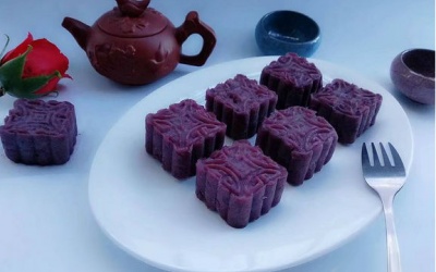 Tự làm bánh Trung thu khoai lang tím mềm ngọt