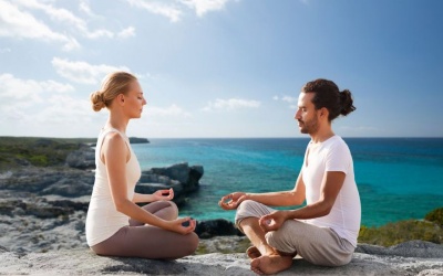 Video: Tập yoga tốt cho đời sống tình cảm của bạn thế nào?