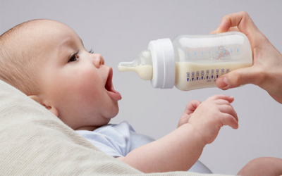 Công thức tính lượng sữa cho trẻ sơ sinh mỗi cữ, mỗi ngày