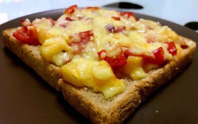 Bữa sáng nhanh gọn với bánh mì nướng giòn ngon, béo ngậy