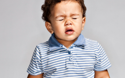 Trẻ hắt hơi liên tục là do dị ứng hay cảm lạnh?