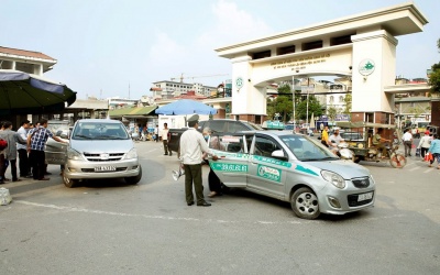 Bệnh viện Bạch Mai không có taxi độc quyền