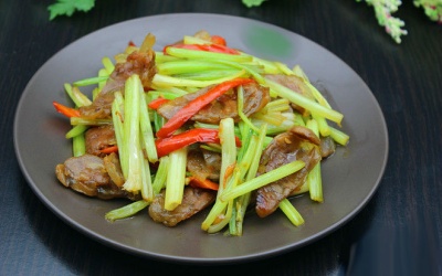 Món ngon lạp xưởng xào cần tây