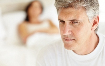 Ngoài tuổi tác, điều gì gây suy giảm ham muốn tình dục?