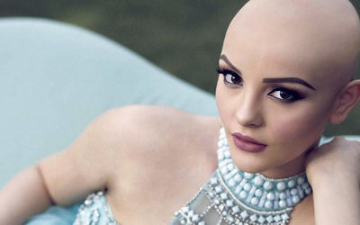 Làm đẹp trong khi điều trị ung thư vú: Bí quyết chăm sóc tóc