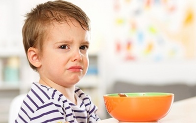 Táo bón kéo dài khiến trẻ bị biếng ăn như thế nào?