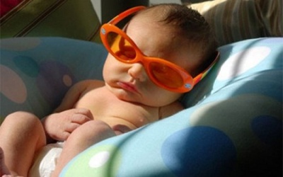 Tắm nắng qua cửa kính có giúp bổ sung vitamin D?