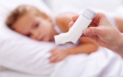 Cho trẻ uống nhiều đồ uống có đường, làm tăng nguy cơ hen suyễn
