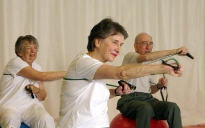 Vì sao tập thể dục giúp trì hoãn Parkinson?