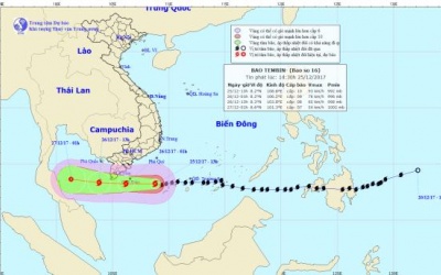Bão số 16 giảm cấp và yếu dần trước khi đổ bộ