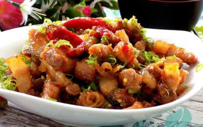 Thịt rim mắm sả ngon miệng bữa cơm chiều