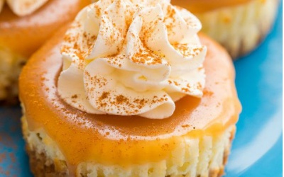 Nghỉ Tết Dương lịch, làm ngay bánh phô mai mini phủ caramel