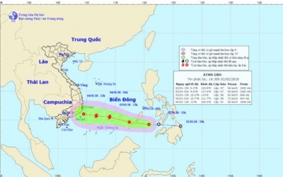 Áp thấp nhiệt đới gần biển Đông có khả năng mạnh lên thành bão