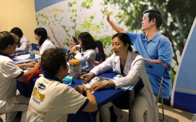 Đầu năm mới, Vinamilk tiếp tục đồng hành chăm sóc sức khỏe người cao tuổi