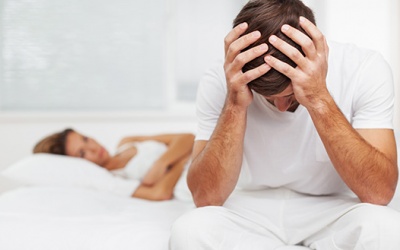 Thiếu ngủ có khiến quý ông bị rối loạn cương dương?
