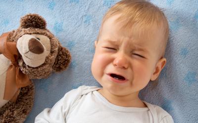 Bé bị ốm sốt, cảm lạnh, nôn trớ: Phải làm gì?