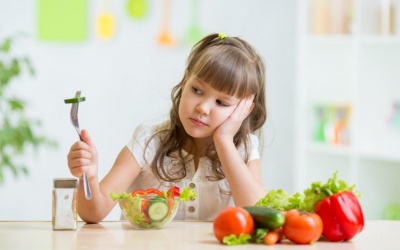 Nắm được nguyên tắc này, mẹ sẽ không lo con biếng ăn