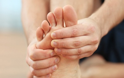 Sưng, phù chân, bụng có thể là dấu hiệu cảnh báo suy tim sung huyết