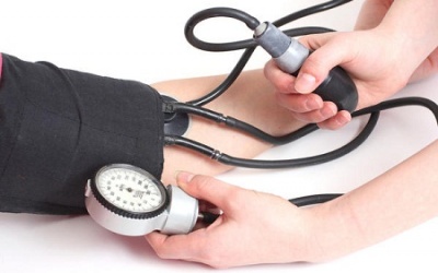 Ngoài ăn kiêng, tập thể dục, người bệnh tăng huyết áp nên làm gì?