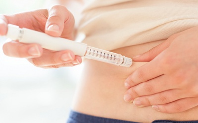 Tiêm insulin tác dụng nhanh giúp phòng ngừa biến chứng đái tháo đường