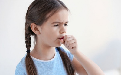 Trẻ bị ho khi nào cần đi khám, uống thuốc?