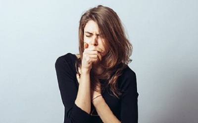 Vì sao nhiều người bị ho nhiều hơn vào mùa Hè?