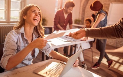 Ngày Quốc tế Hạnh phúc: 10 cách khoa học giúp bạn hạnh phúc trong công việc