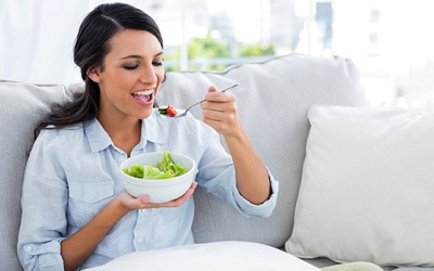 Sau sinh mổ, mẹ cần chú ý dinh dưỡng thế nào? 