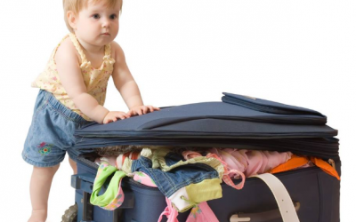 Chuẩn bị đồ cho bé đi du lịch để phòng sốt xuất huyết: Những thứ buộc phải mang