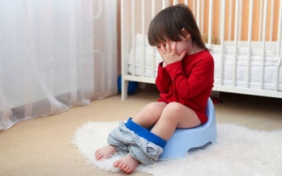 Cho trẻ ăn gì để chống lại táo bón?