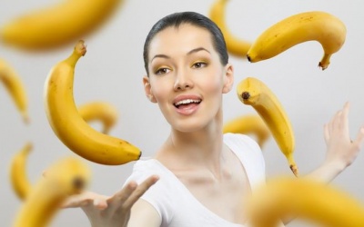 Top 4 loại mặt nạ từ chuối giúp làm trắng da, trị mụn trứng cá