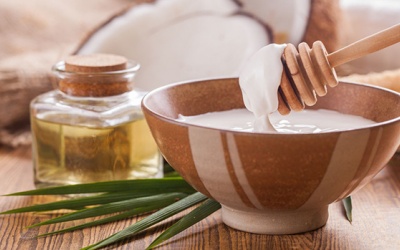 10 công thức làm đẹp đơn giản, tự nhiên từ dầu dừa 