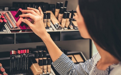 EU cấm hai thành phần mỹ phẩm mà nhiều người không biết là nguy hiểm