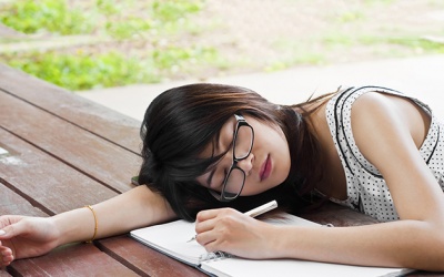 10 nguyên nhân gây nên chứng ngủ rũ, buồn ngủ quá mức vào ban ngày