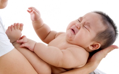 Trẻ khóc mãi không nín: 10 cách giúp xoa dịu trẻ