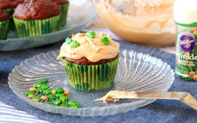 Cuối tuần làm bánh muffin chocolate chuối cả nhà thích mê