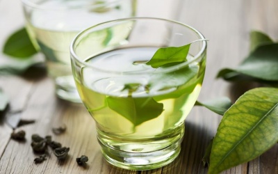Sử dụng trà xanh theo cách này sẽ giúp đẹp da, hết mụn...