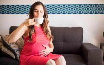 Bà bầu uống cà phê dễ khiến trẻ bị thừa cân, béo phì