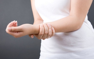 Đau nhức cánh tay ở người bị đái tháo đường, điều trị thế nào?