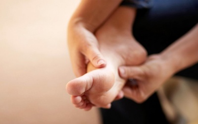 Người bệnh đái tháo đường bị tê chân chữa trị thế nào?