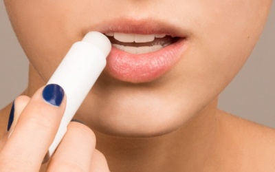 Bí quyết chăm sóc đôi môi trong mùa Hè để luôn mềm mịn, xinh tươi