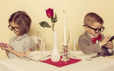 Phubbing - 'căn bệnh' phớt lờ người khác để chìm vào thế giới ảo