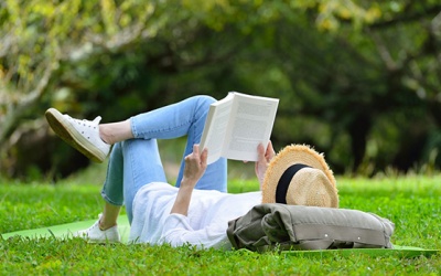 Tử vi thứ Sáu (11/5/2018): Song Tử, hãy tìm niềm vui bên trang sách