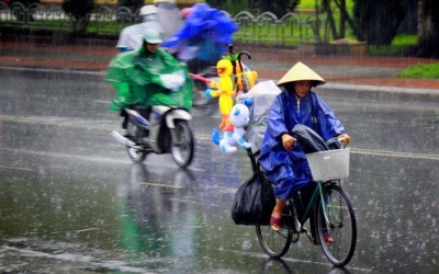 Bắc Bộ mưa dông vào chiều tối, Nam Bộ nắng nóng