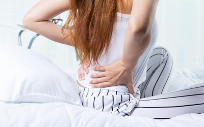 Bị đau lưng dưới, nằm ngủ thế nào để thấy thoải mái nhất?