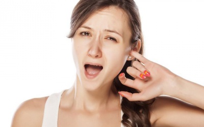 Điều trị nhiễm trùng tai, viêm tai bằng 7 biện pháp tự nhiên