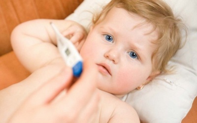 Làm thế nào để hạ sốt cho trẻ mà không cần dùng thuốc?