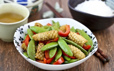 Mực xào đậu Hà Lan ngọt cho bữa cơm tối cuối tuần thêm ngọt