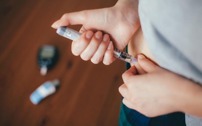 Có nên tự tăng liều thuốc tiêm insulin để giảm đường huyết?